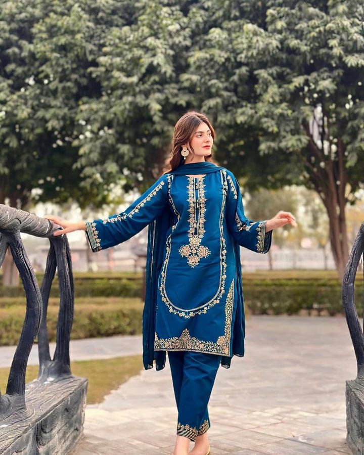 URGE Lawn 3PC Embroidered With BemBer Chiffon Dupatta