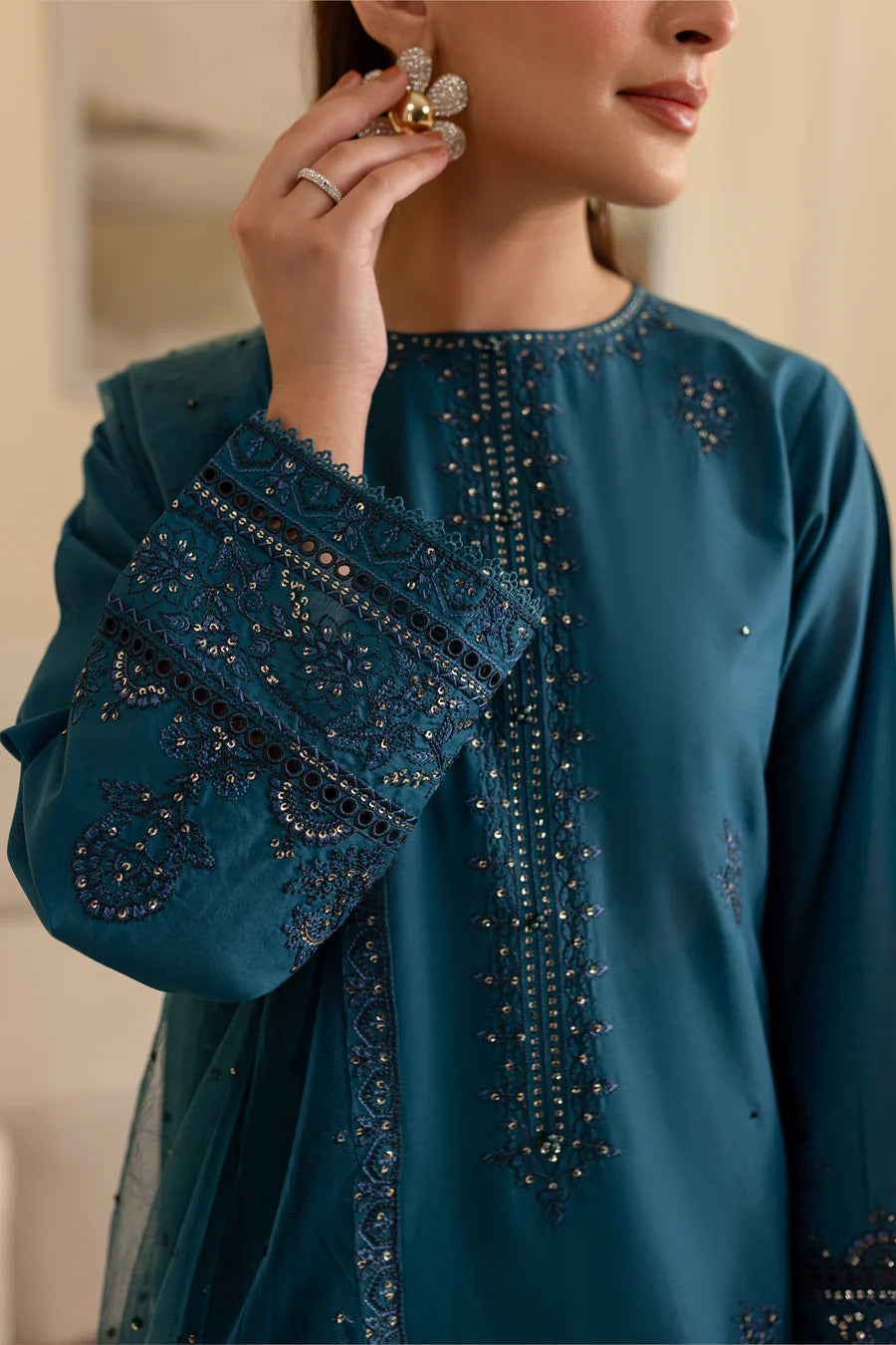 Sultania 3Pcs Embroided Lawn with Chiffon Dupatta - unstitch