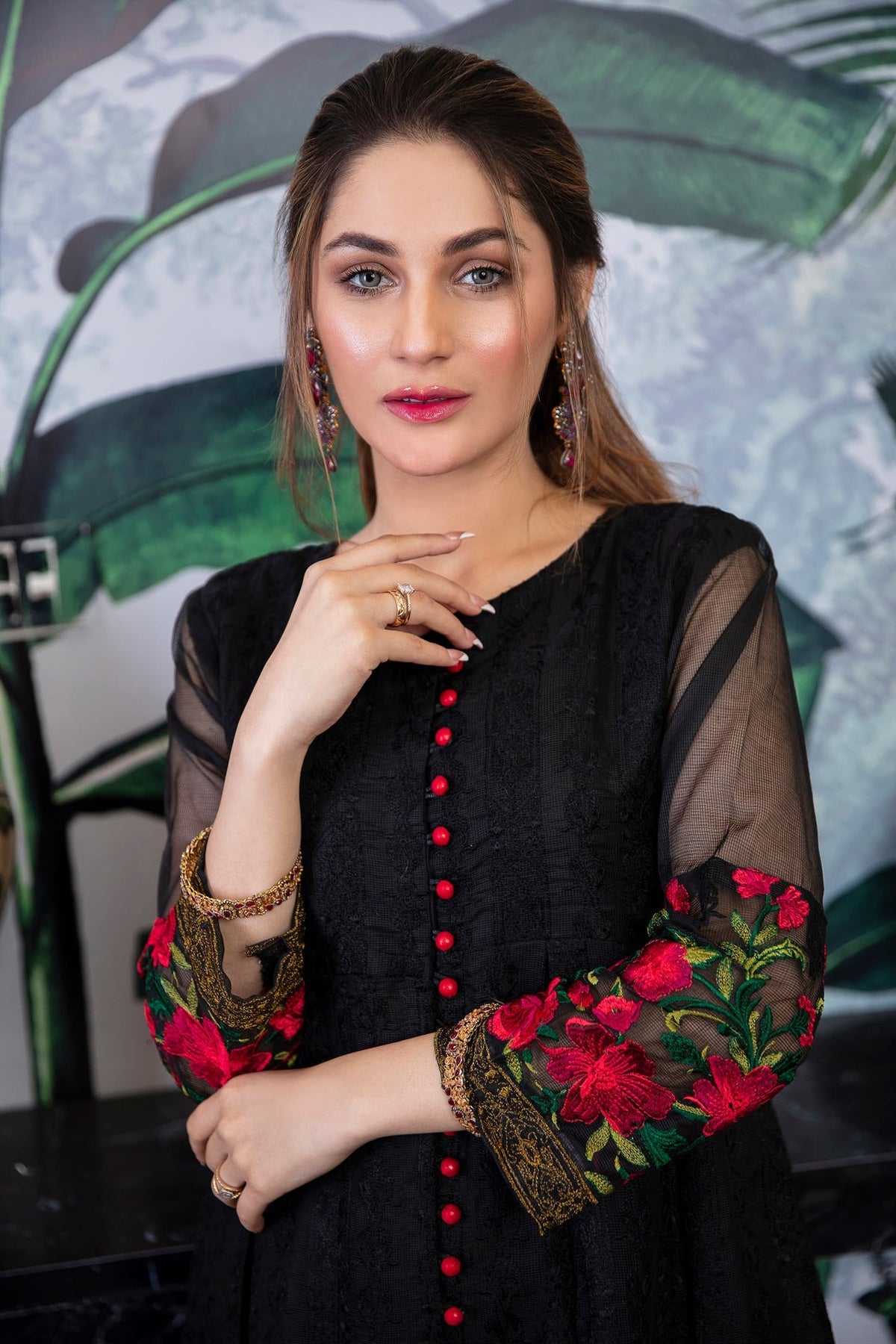 Koh E Noor Lawn 3PC Embroidered With Chiffon Embroidery Dupatta