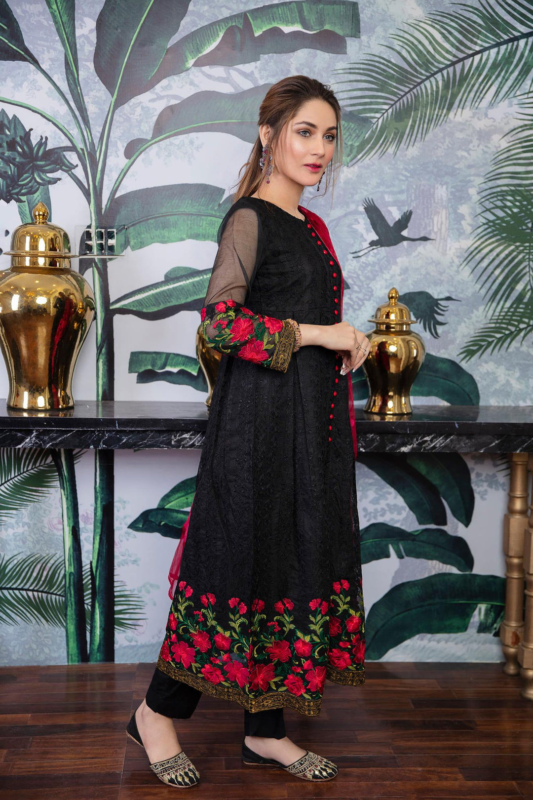 Koh E Noor Lawn 3PC Embroidered With Chiffon Embroidery Dupatta