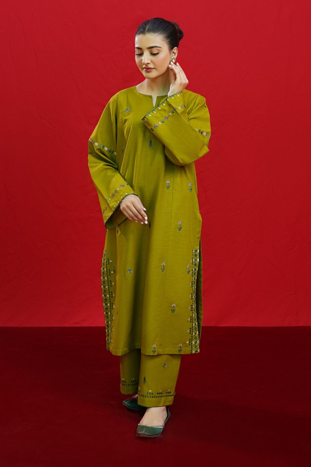 Lawn-3PC Embroidered Shirt with Digital Printed Jacquard Dupatta