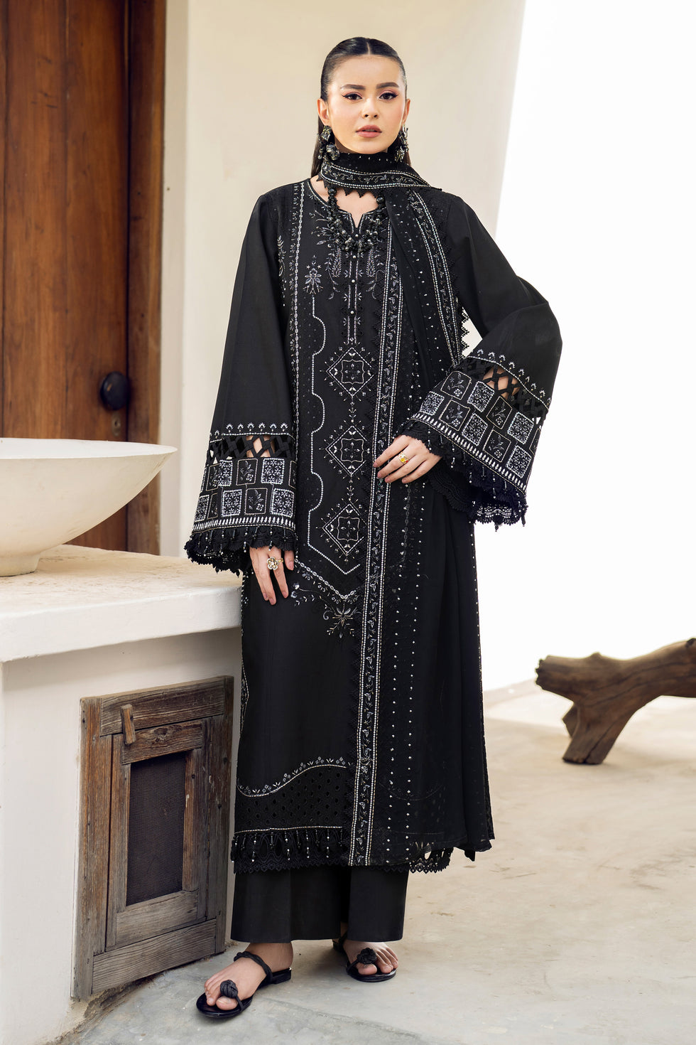 NAQSHI Lawn 3PC Embroidered WithChiffon Embroidery Dupatta